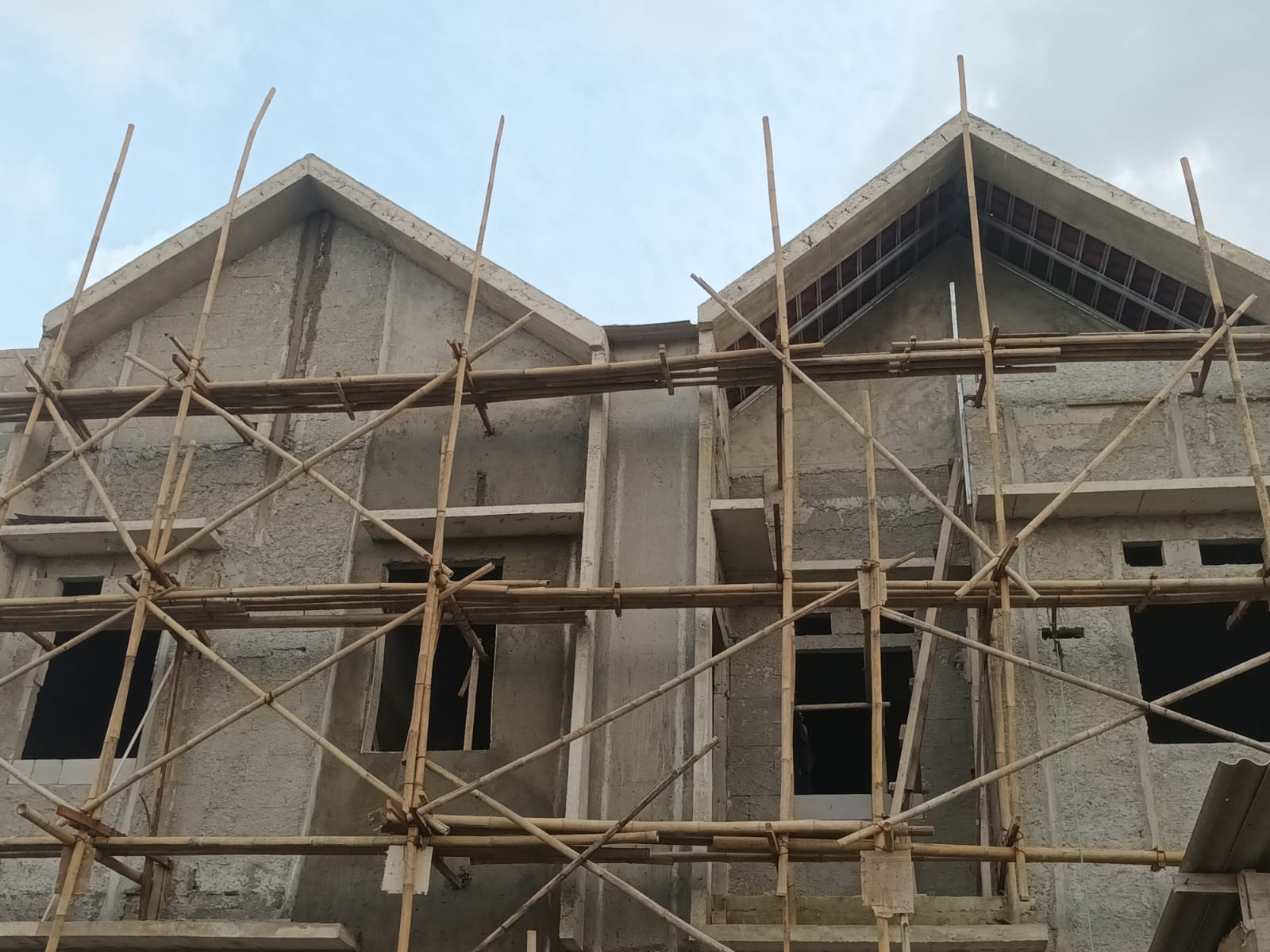 Residence Cibubur - Rumah modern dengan taman